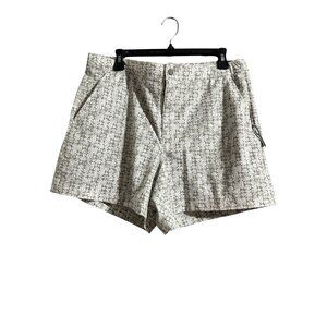 VRST Slim Fit Short Fitted Through Hip and Thigh 5" Inseam L NWT